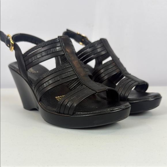 Vintage Flexi Black Wedge with Strappy Design 3” Heels Sandals - Picture 2 of 13